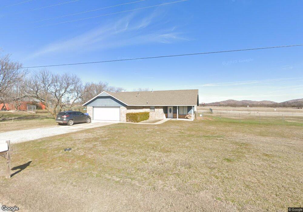 203 NE Oak Ave, Cache, OK 73527 - photo 1