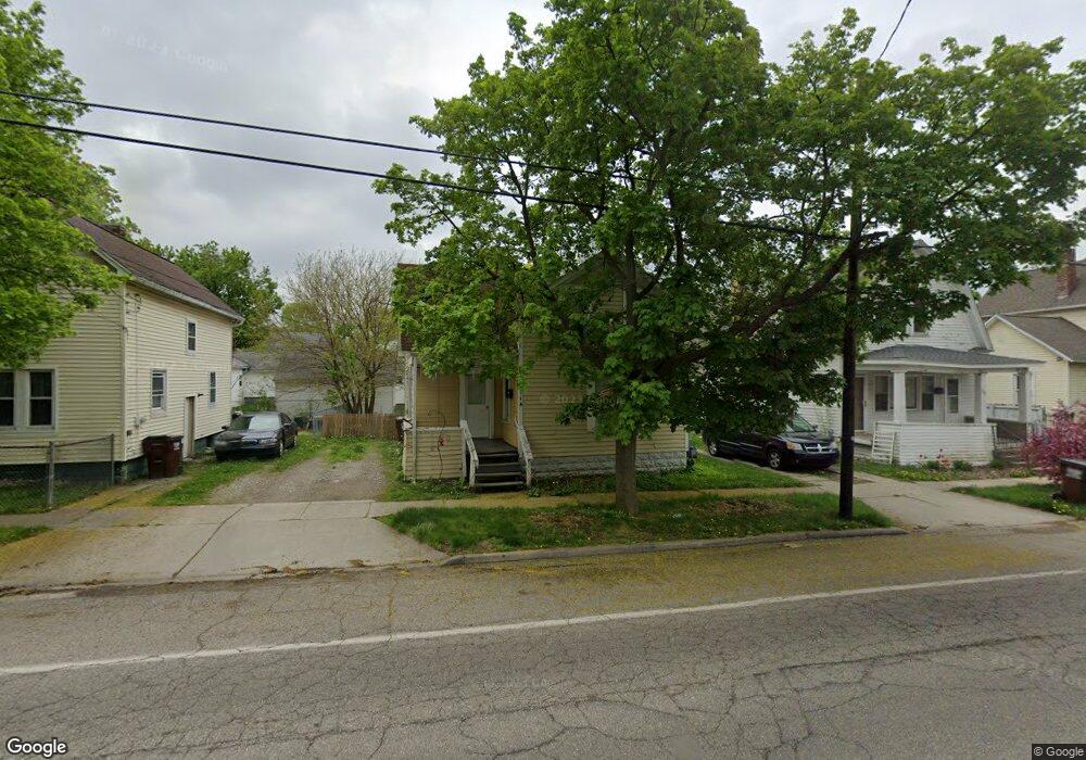 714 E Maple Ave, Adrian, MI 49221 - photo 1