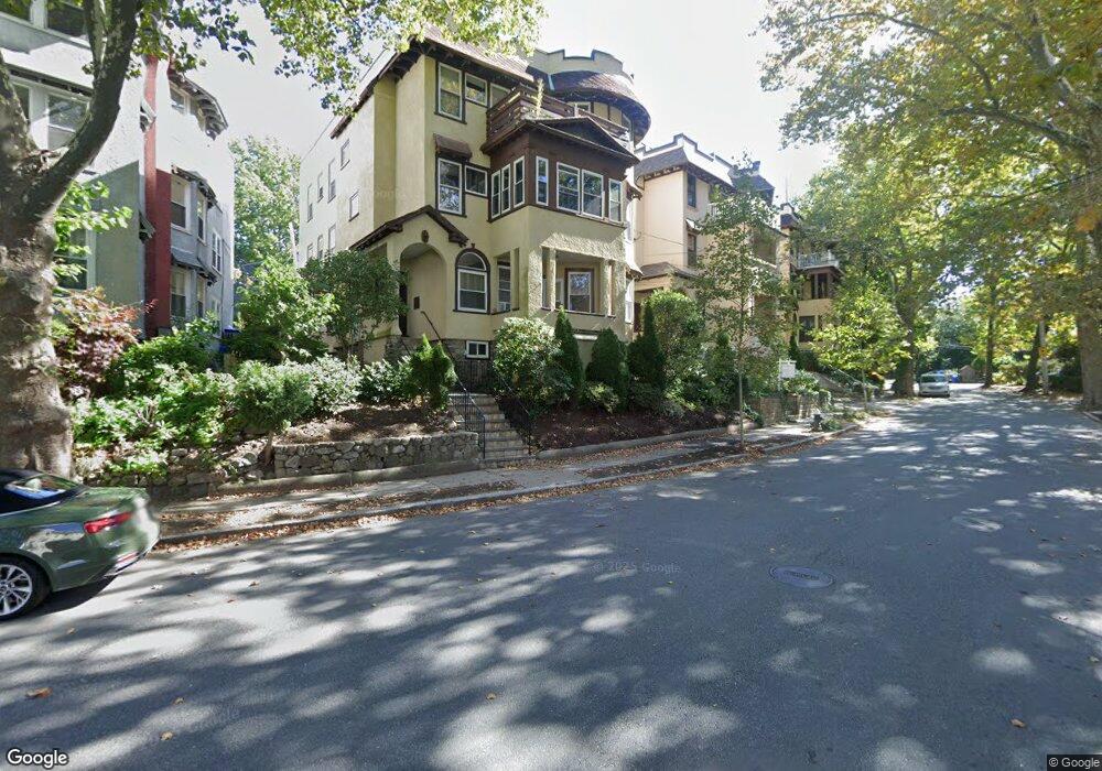 201 Rawson Rd unit 1, Brookline, MA 02445 - photo 1