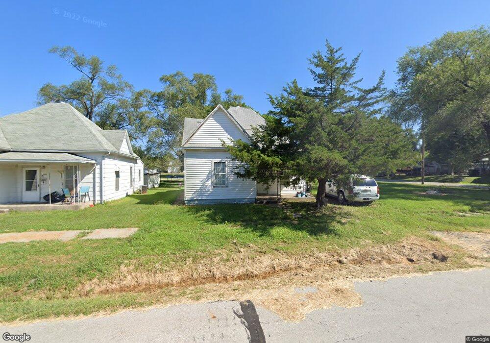 1205 Henry St, Moberly, MO 65270 - photo 1