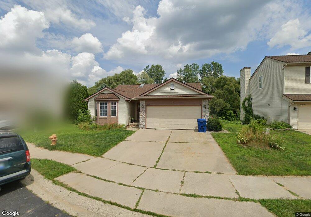 1009 Princeton Dr unit 60, Waterford, MI 48327 - photo 1