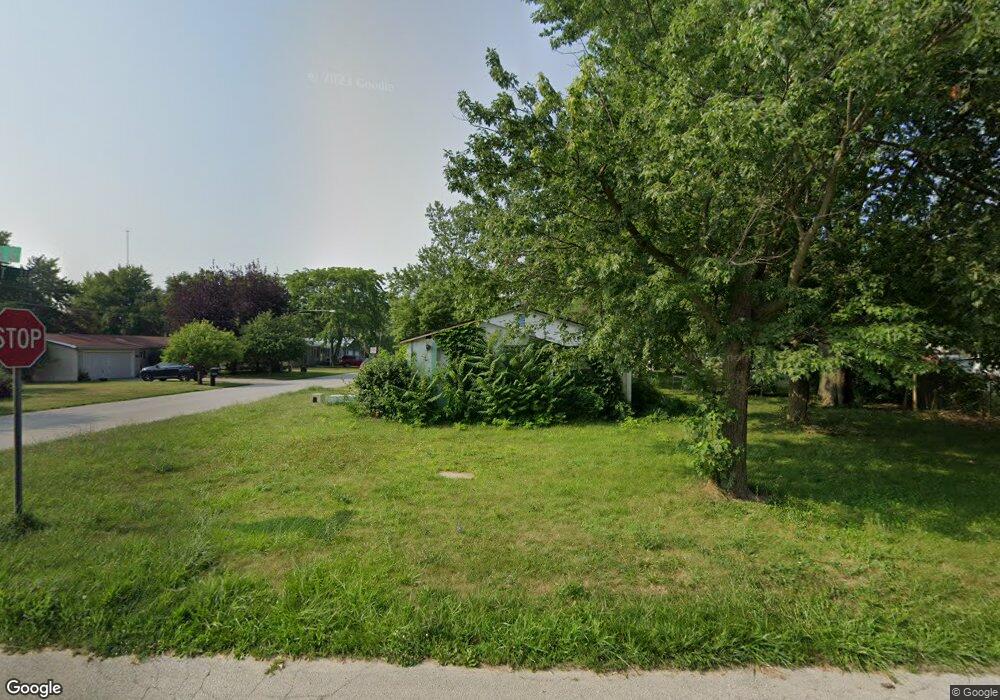 1447 W Central Ave, Bluffton, IN 46714 - photo 1