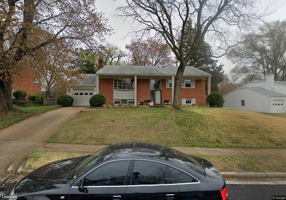 1307 Macbeth St, McLean, VA 22102 - photo 1