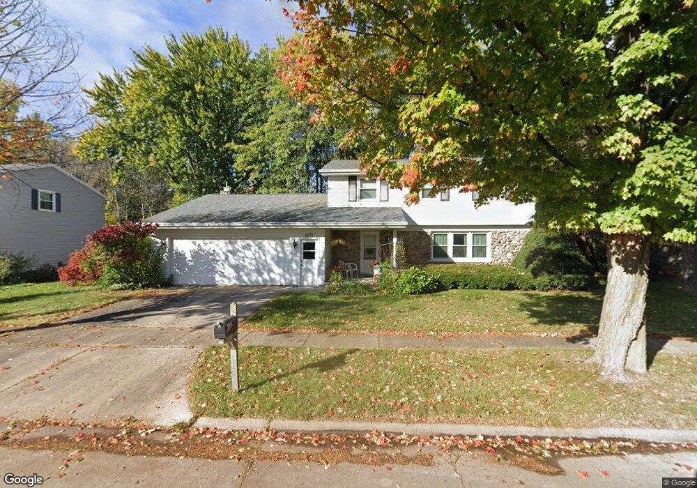 2101 N Birchwood Ave, Appleton, WI 54914 - photo 1