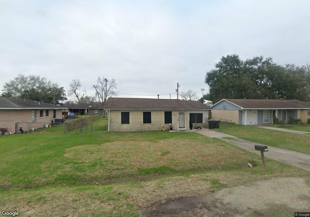 1308 College Dr, Alvin, TX 77511 - photo 1