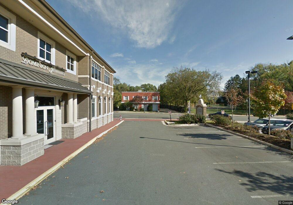 105107 Rowell Ct, Falls Church, VA 22046 - photo 1