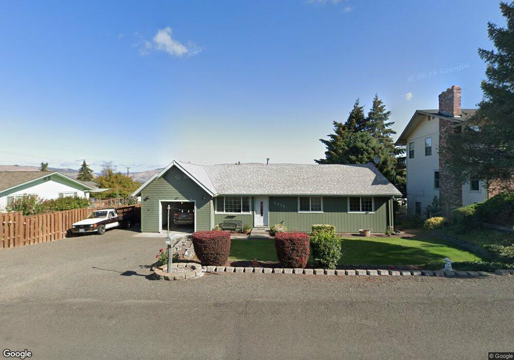 2415 E 18th St, the Dalles, OR 97058 - photo 1