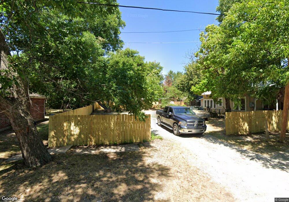 513 Throckmorton St, Gainesville, TX 76240 - photo 1