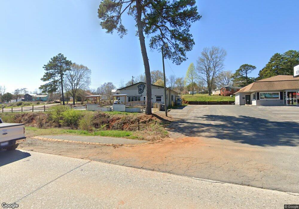 915 N 2nd Ave, Siler City, NC 27344 - photo 1