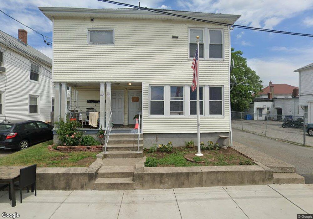 84 Littlefield St, Pawtucket, RI 02861 - photo 1