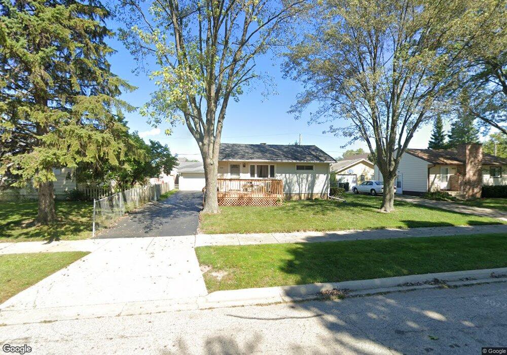 2900 Shoshone Rd, Waukegan, IL 60087 - photo 1
