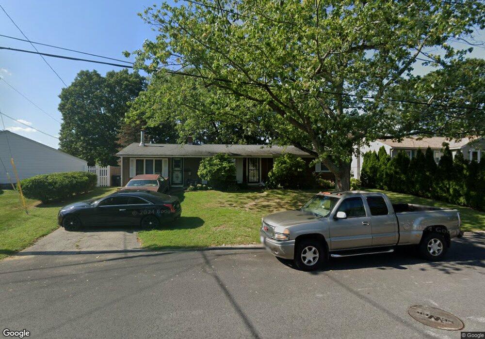 39 Ansonia Rd, Warwick, RI 02889 - photo 1