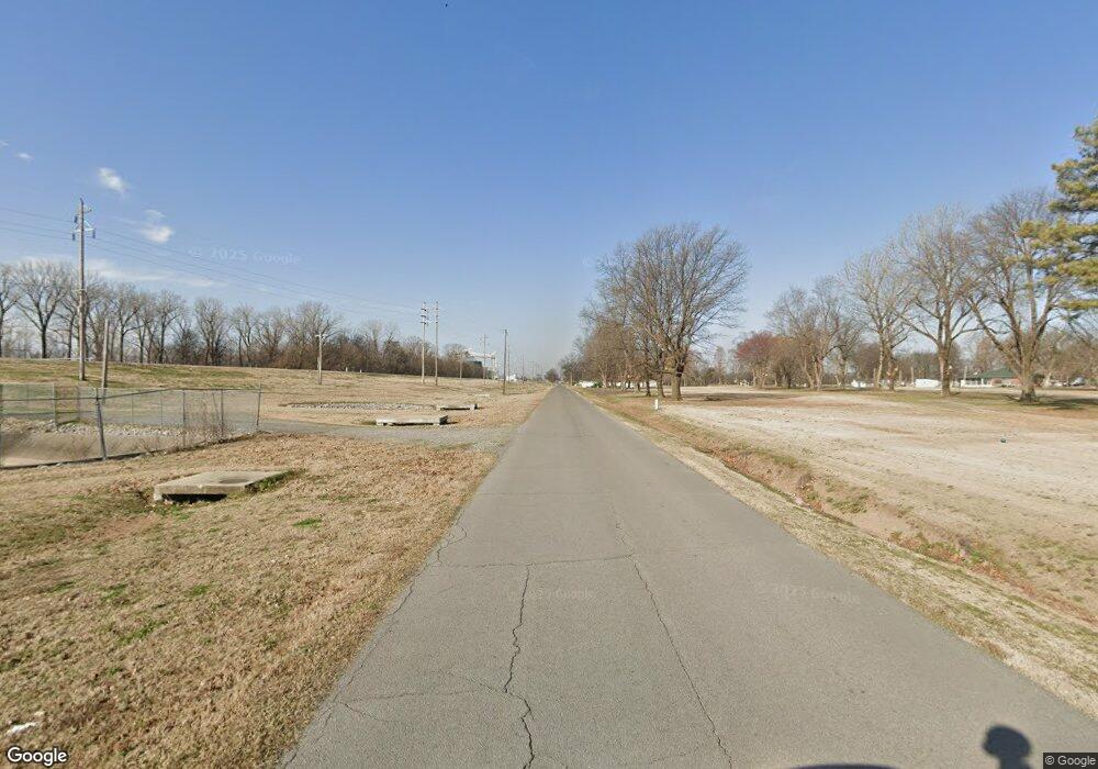 916918 920922 Mott St, New Madrid, MO 63869 - photo 1