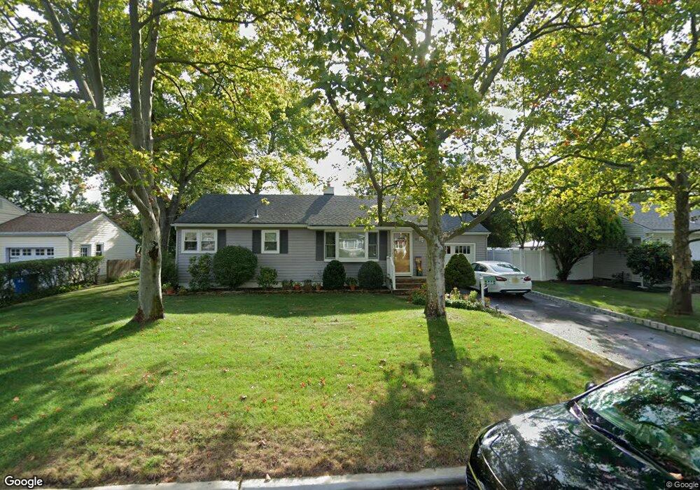 19 Stempler Ct, Holmdel, NJ 07733 - photo 1