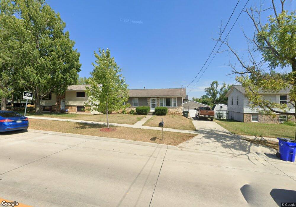 2125 18th St SW, Cedar Rapids, IA 52404 - photo 1