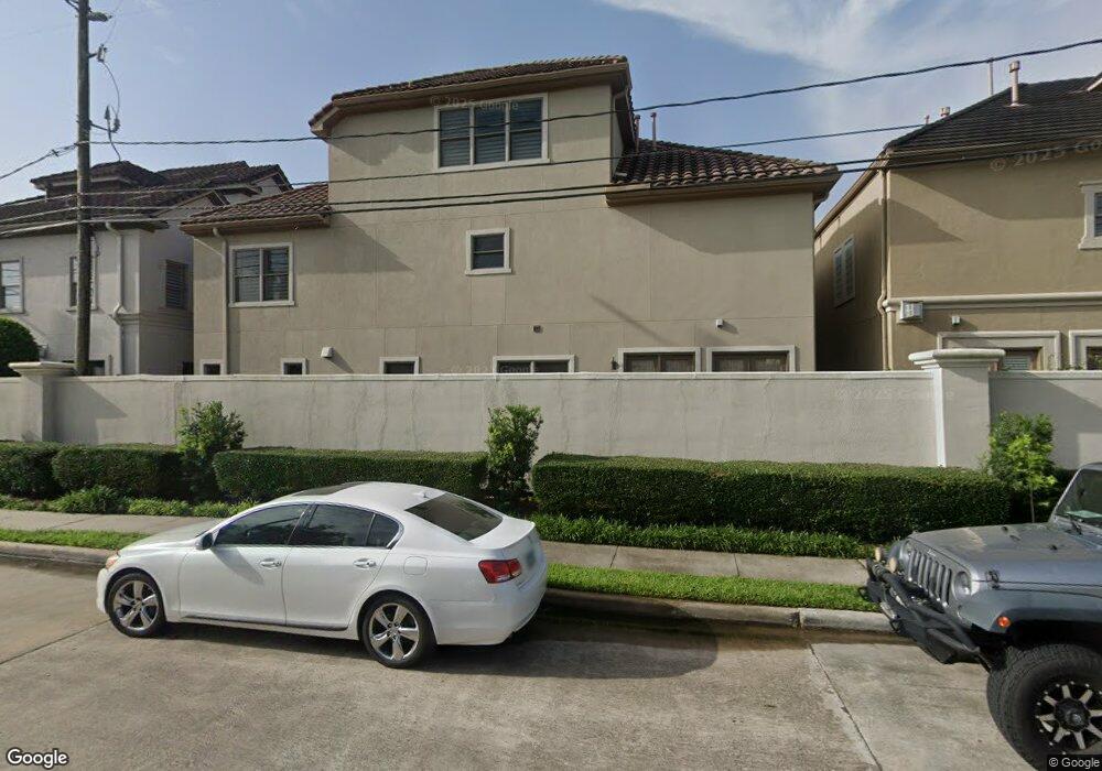 7702 N Hunters Creekway Dr, Houston, TX 77055 - photo 1