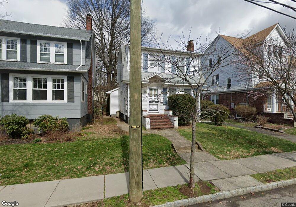 67 Hillcrest Rd, Maplewood, NJ 07040 - photo 1