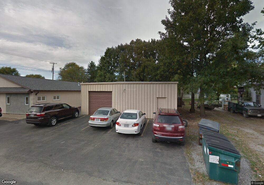 402 E Barker St, Tuscola, IL 61953 - photo 1