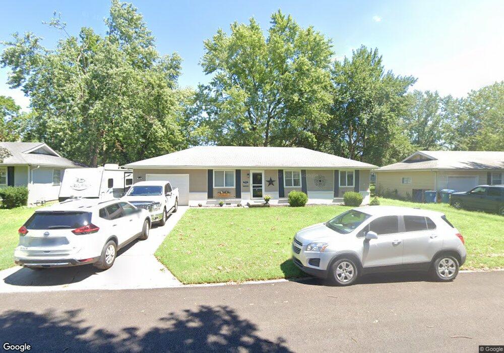 712 Frank St, Nixa, MO 65714 - photo 1