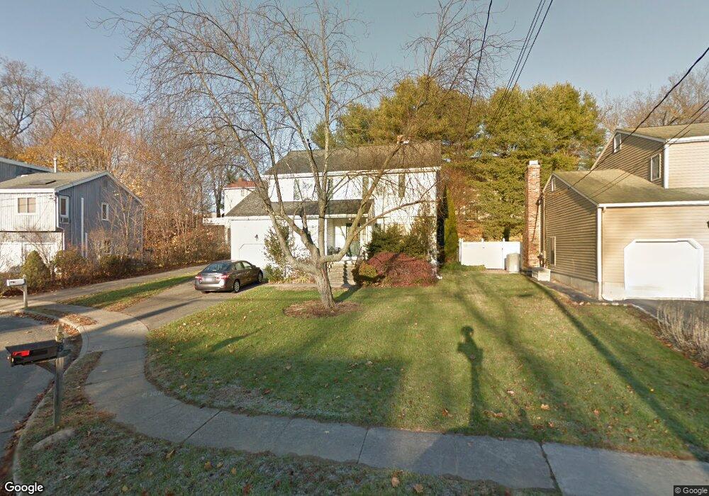 38 Fairway Green, Fairfield, CT 06825 - photo 1