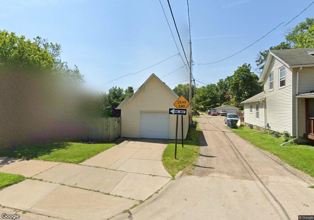 381 16th Ave SW, Cedar Rapids, IA 52404 - photo 1