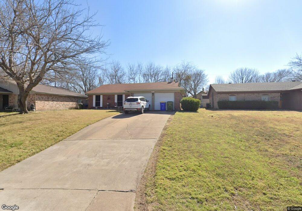 760 Hallvale Dr, Fort Worth, TX 76108 - photo 1