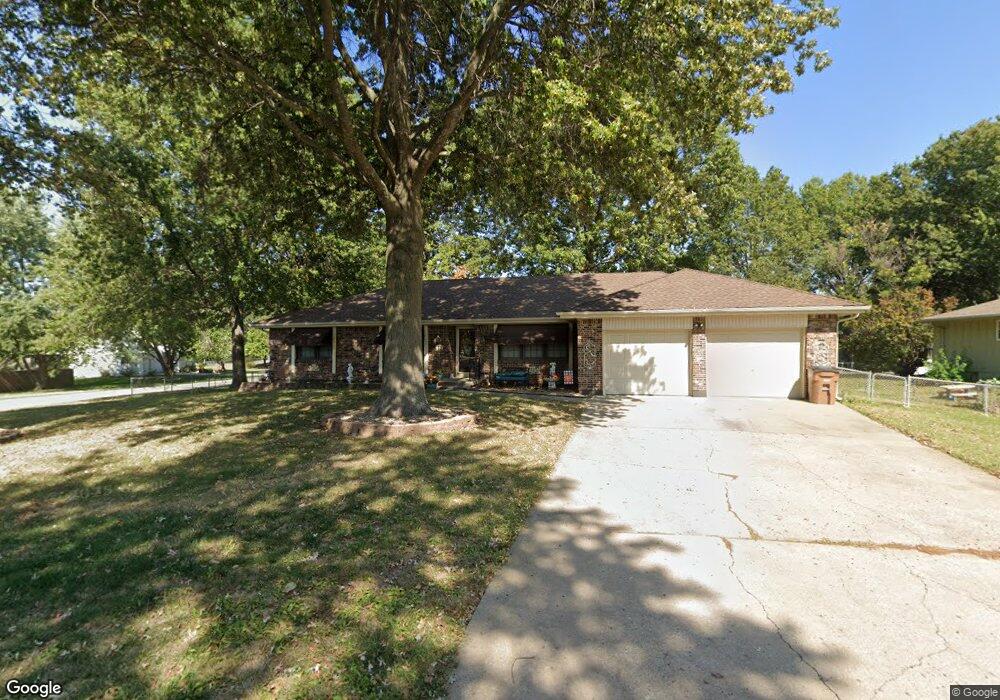 510 W Olive St, Raymore, MO 64083 - photo 1