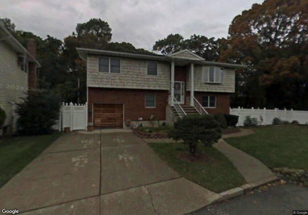936 Shelburne Dr, Franklin Square, NY 11010 - photo 1