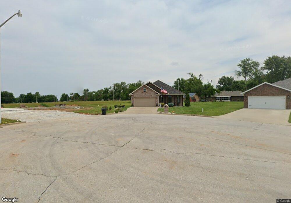 2040 Diego Ct, Bolivar, MO 65613 - photo 1