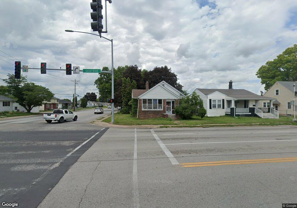 2358 W Locust St, Davenport, IA 52804 - photo 1