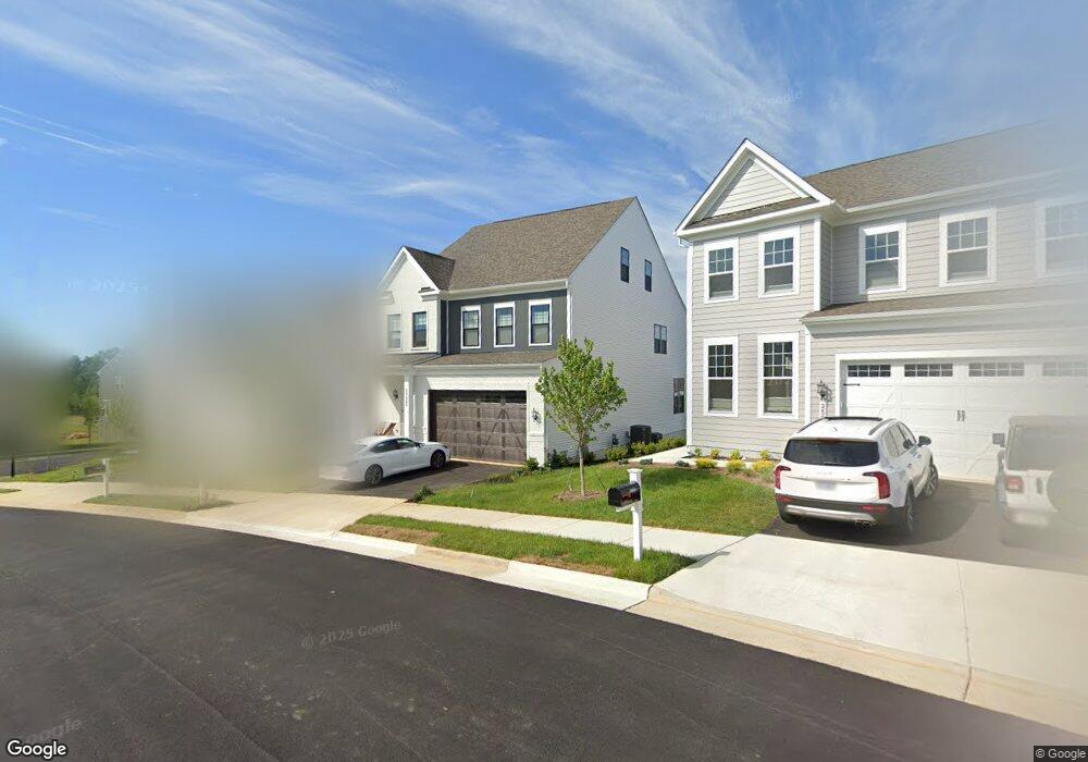 25623 Taylor Crescent Dr, Chantilly, VA 20152 - photo 1