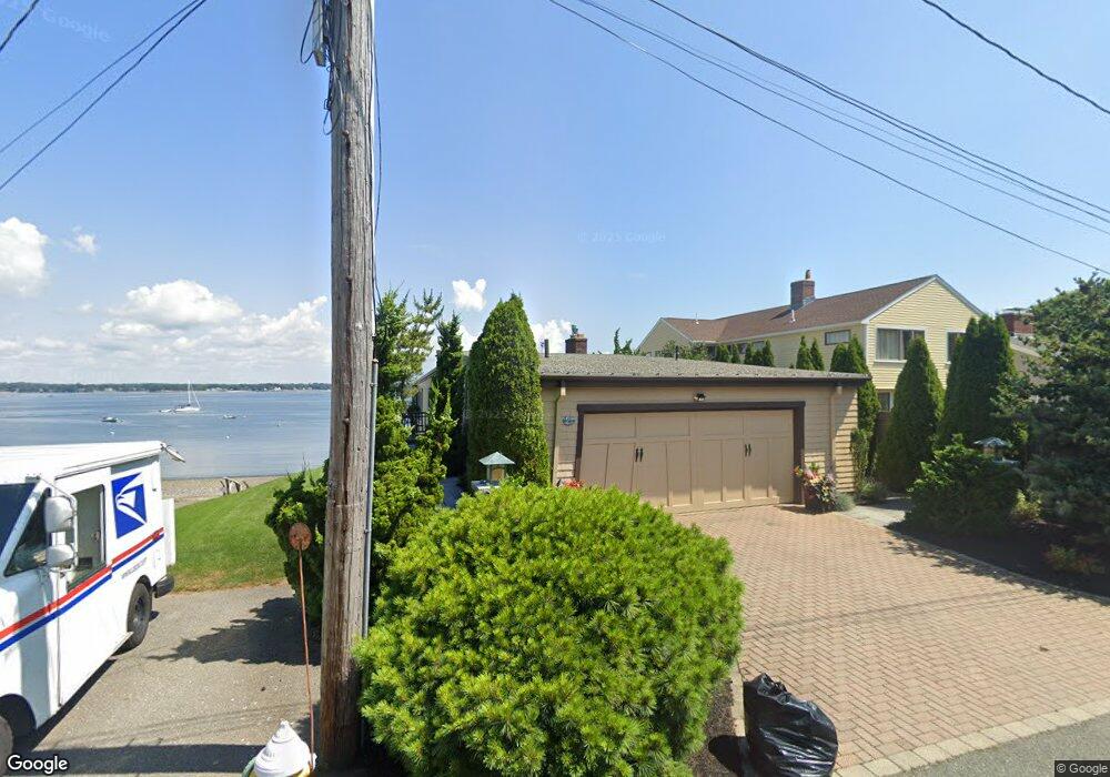 17 Edgemere Rd, Marblehead, MA 01945 - photo 1