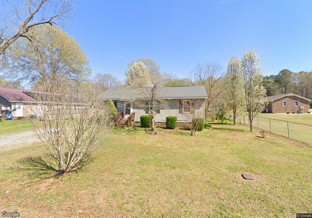 1107 Morgan St, Siler City, NC 27344 - photo 1