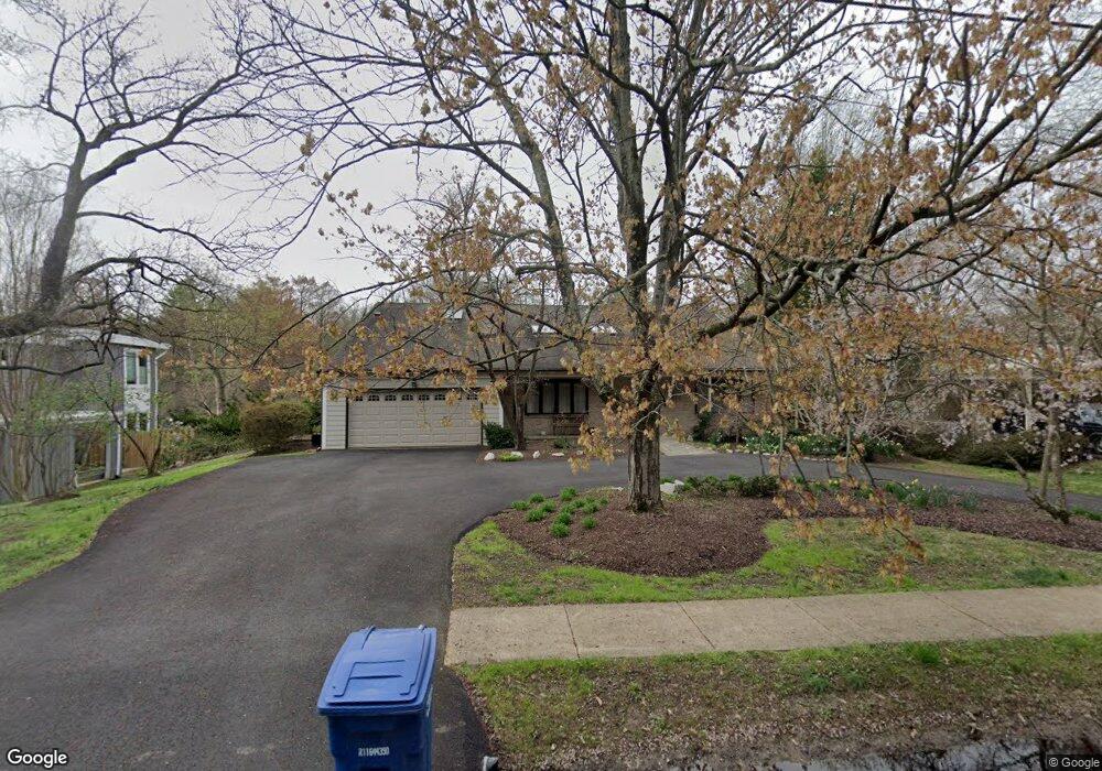 6313 Beachway Dr, Falls Church, VA 22044 - photo 1