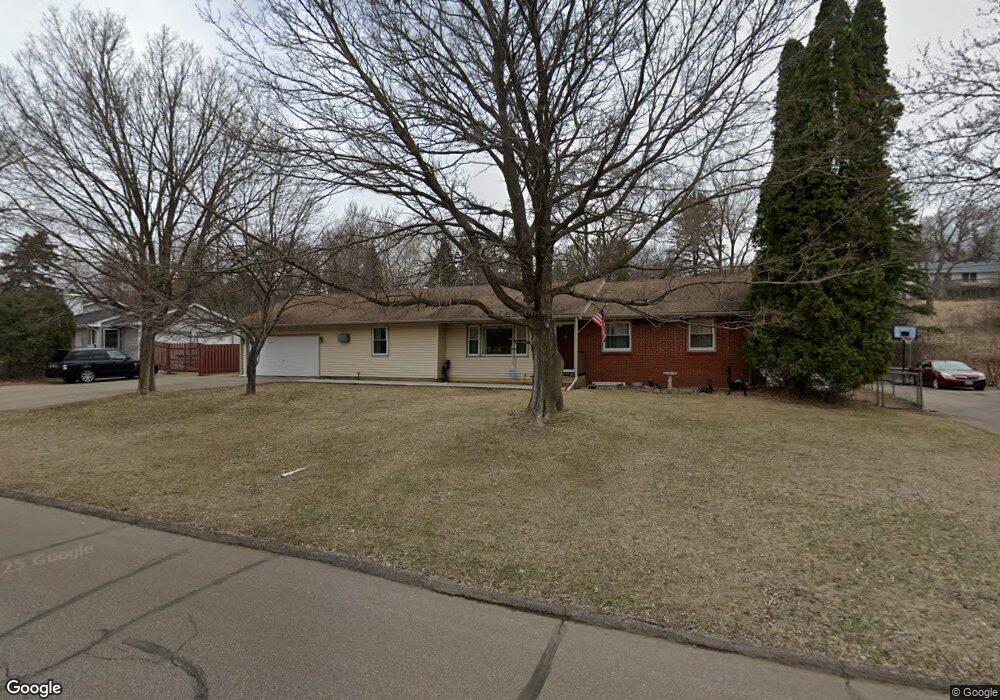 3901 Dartmouth Dr, Minnetonka, MN 55345 - photo 1