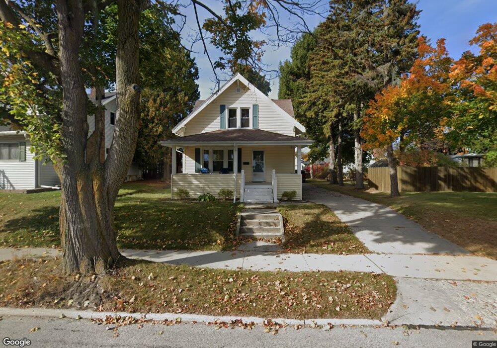 936 N 8th St, Manitowoc, WI 54220 - photo 1