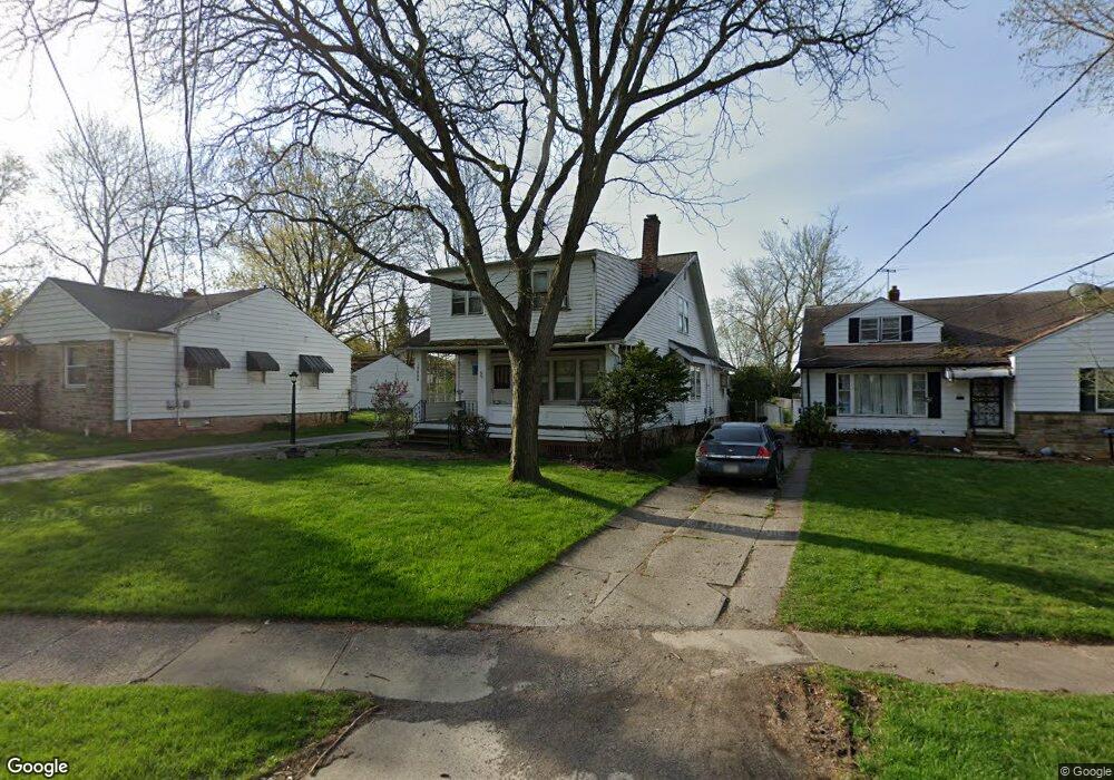 18806 Harlan Dr, Maple Heights, OH 44137 - photo 1