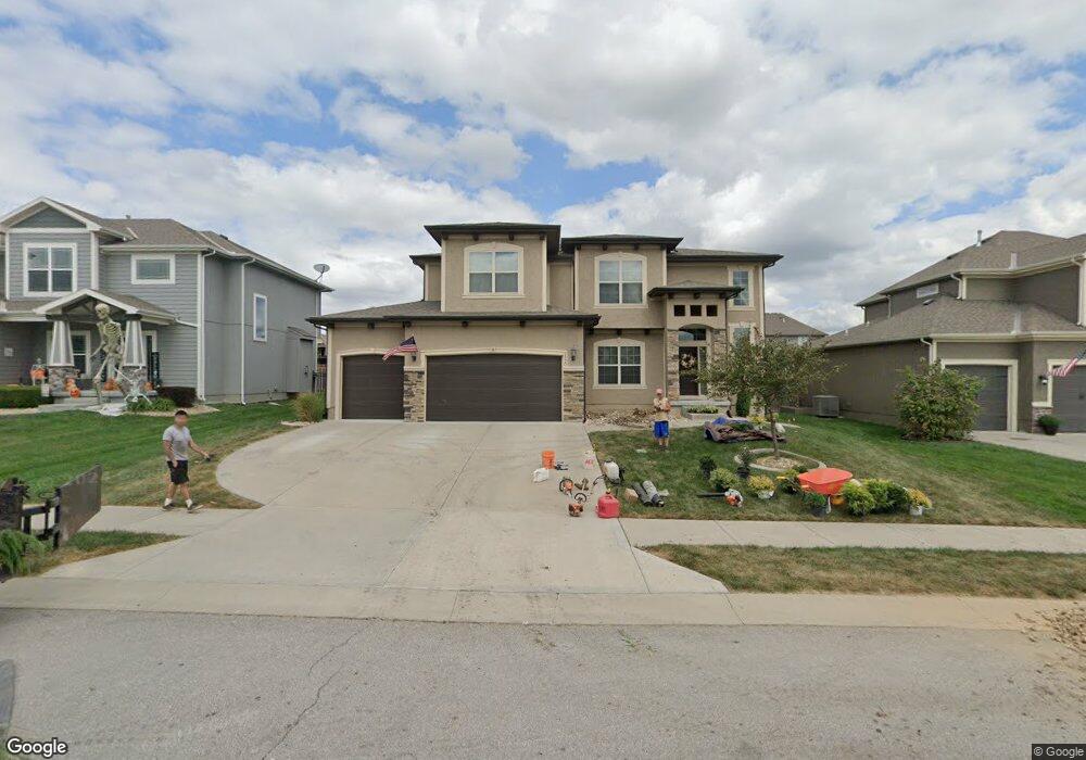 1520 SW Cross Creek Dr, Lees Summit, MO 64082 - photo 1