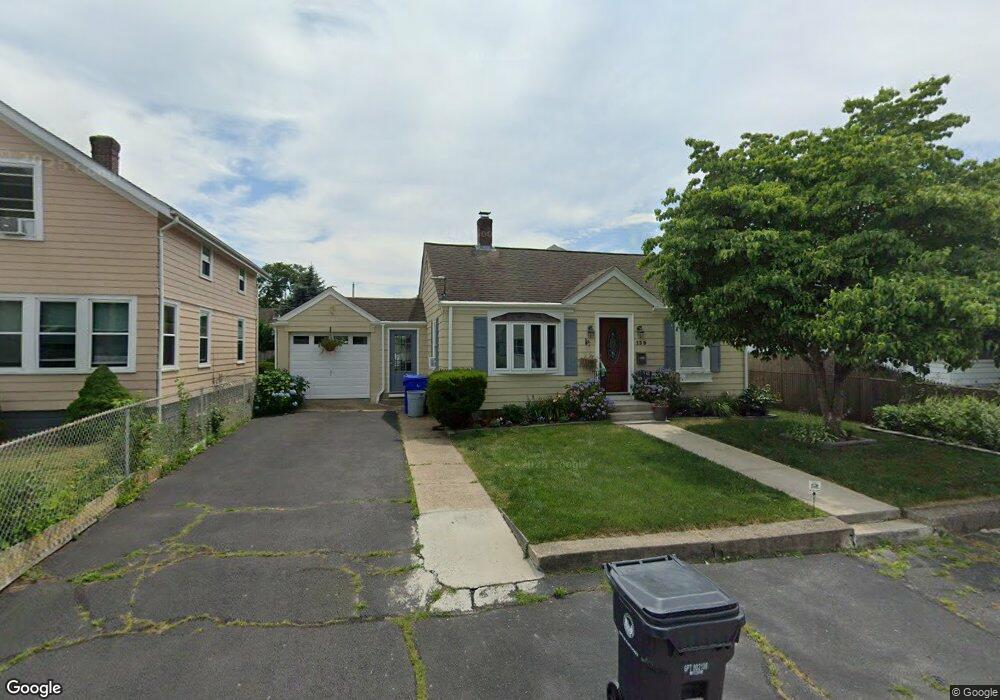 139 Warwick Rd, Pawtucket, RI 02861 - photo 1