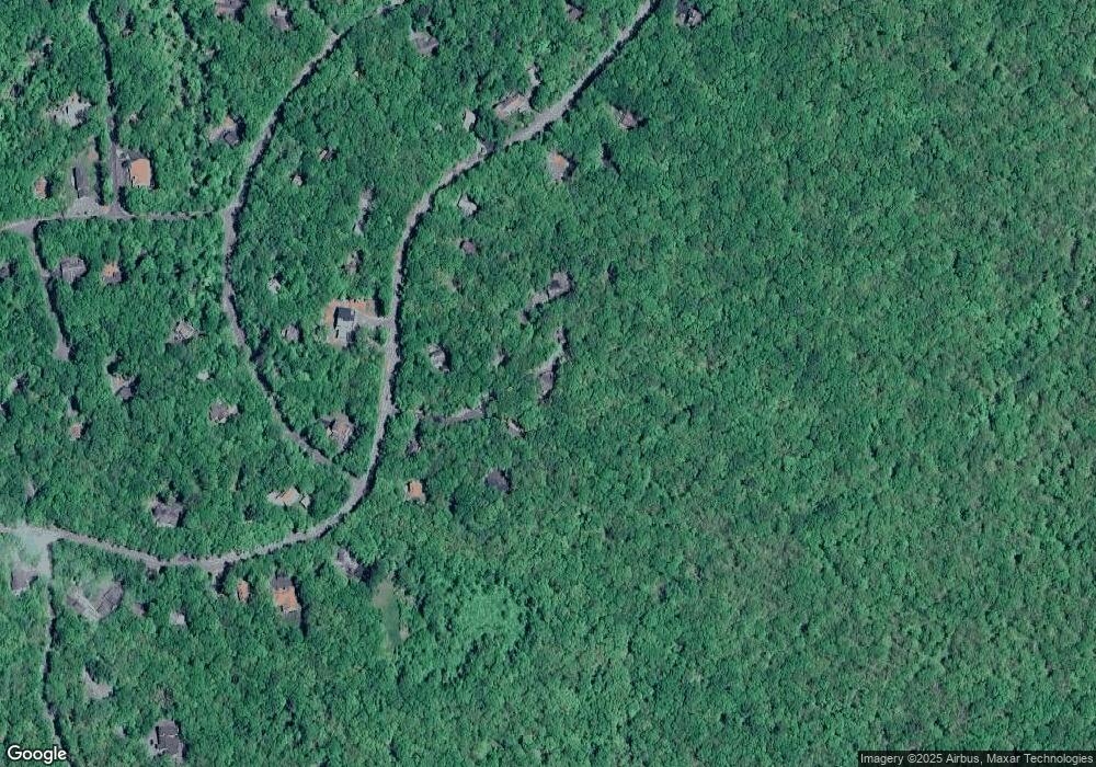 804 Maple Ct, Hawley, PA 18428 - photo 1