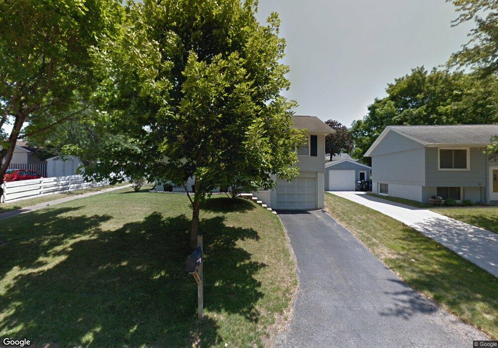 3417 Ardsley Ln SW, Cedar Rapids, IA 52404 - photo 1