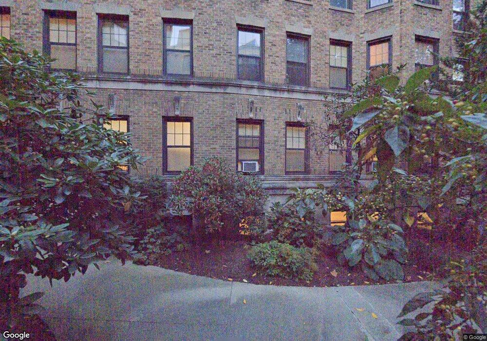 114 Riverway unit 11, Boston, MA 02215 - photo 1