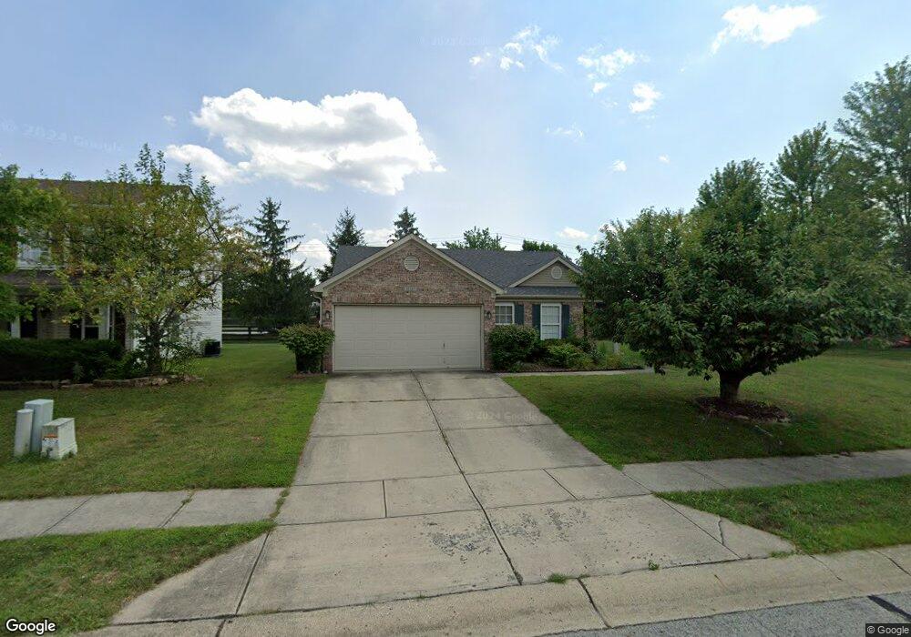 10137 Apple Blossom Cir, Fishers, IN 46038 - photo 1