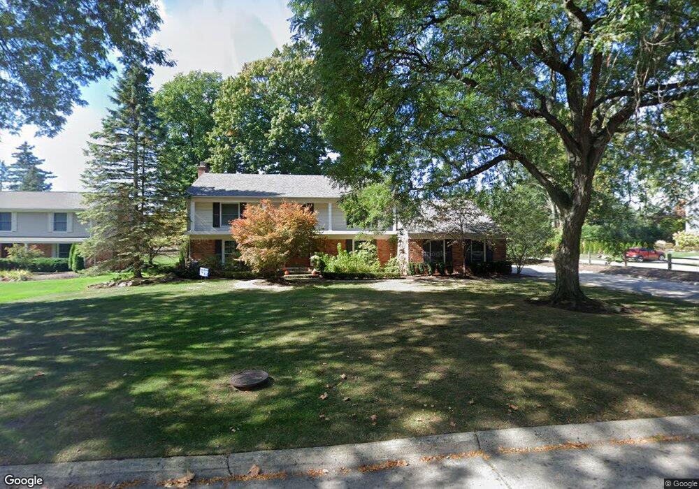 3208 E Breckenridge Ln, Bloomfield Hills, MI 48301 - photo 1