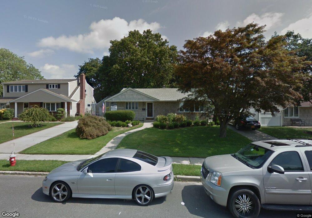 6 Dennis Ln, Bethpage, NY 11714 - photo 1