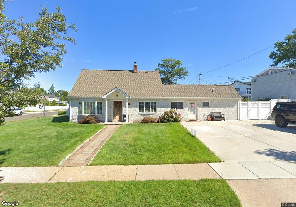 3 Tanners Ln, Levittown, NY 11756 - photo 1