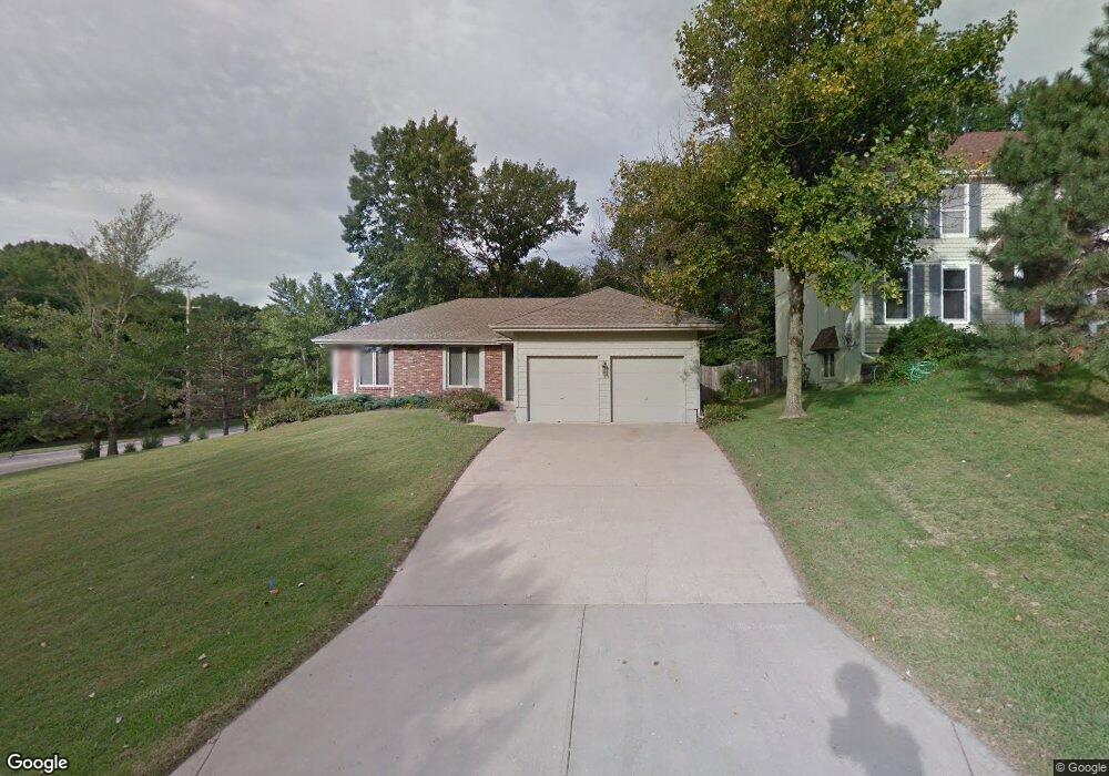 7832 Woodstone Ln, Shawnee, KS 66217 - photo 1