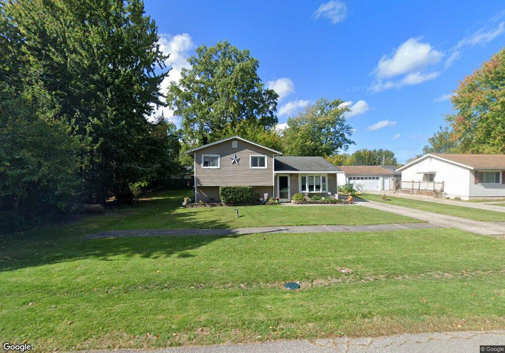 746 W Shore Blvd, Sheffield Lake, OH 44054 - photo 1