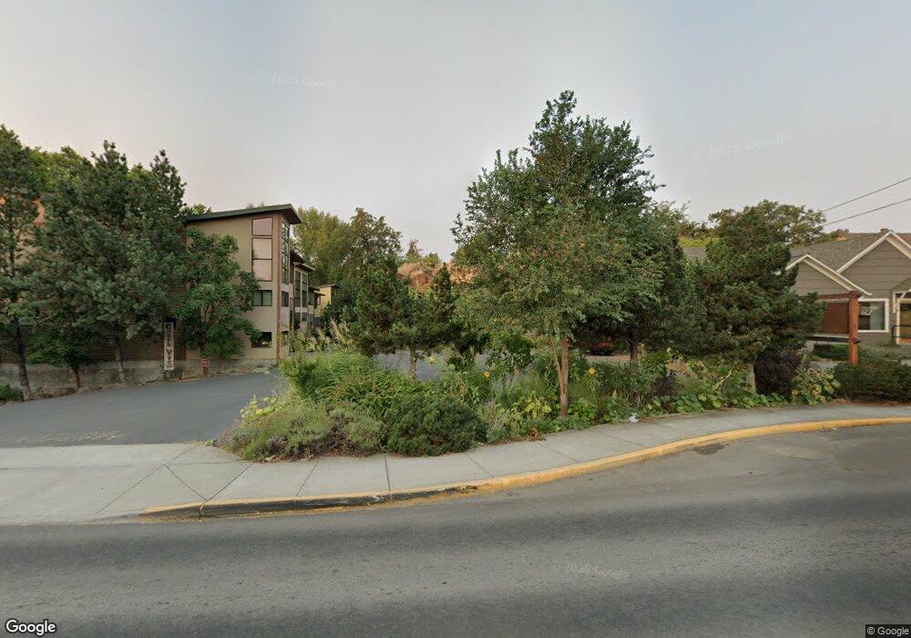 702 W 6th St, the Dalles, OR 97058 - photo 1