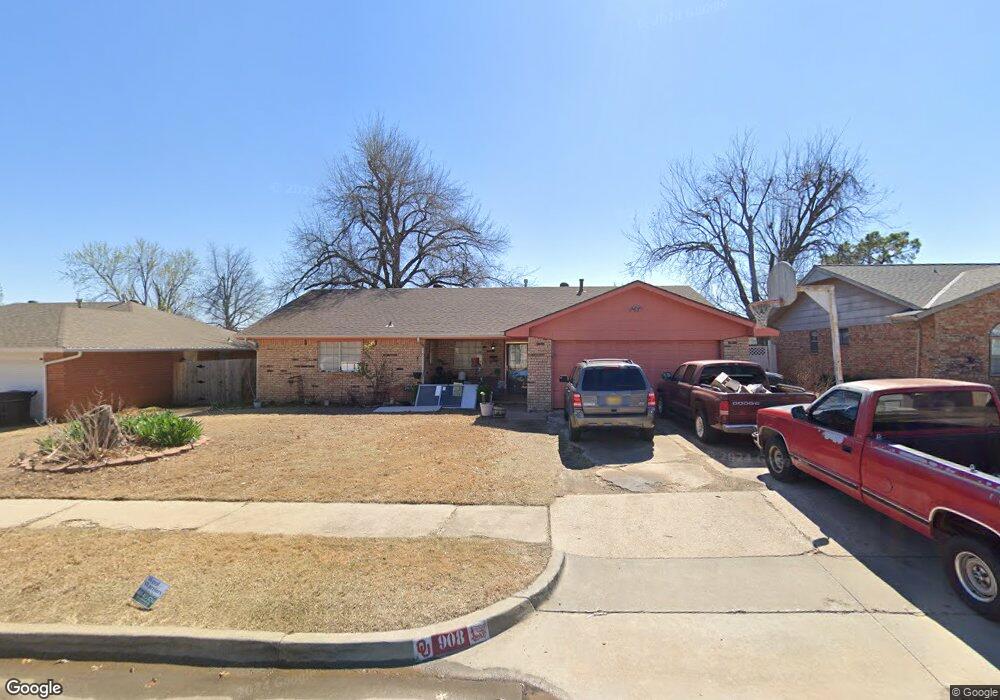 908 NE 5th St, Moore, OK 73160 - photo 1